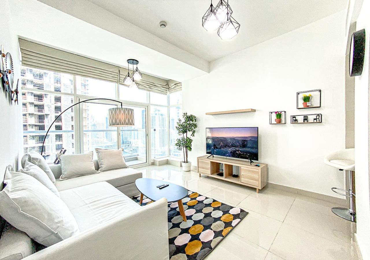 Walk To The Beach Or Enjoy The Amazing View From The Balcony Apartment Dubai Ngoại thất bức ảnh