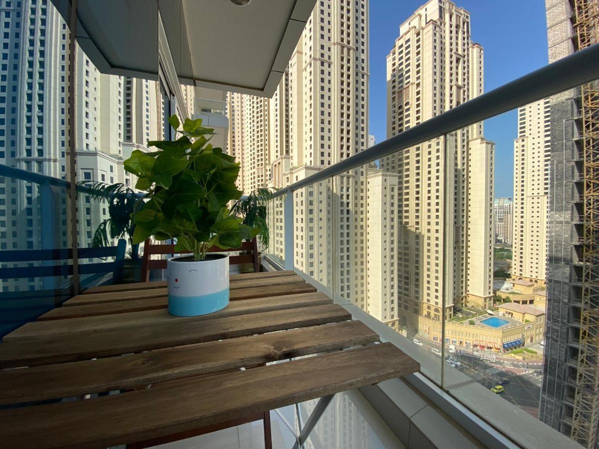 Walk To The Beach Or Enjoy The Amazing View From The Balcony Apartment Dubai Ngoại thất bức ảnh
