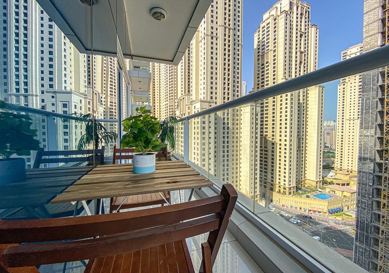 Walk To The Beach Or Enjoy The Amazing View From The Balcony Apartment Dubai Ngoại thất bức ảnh