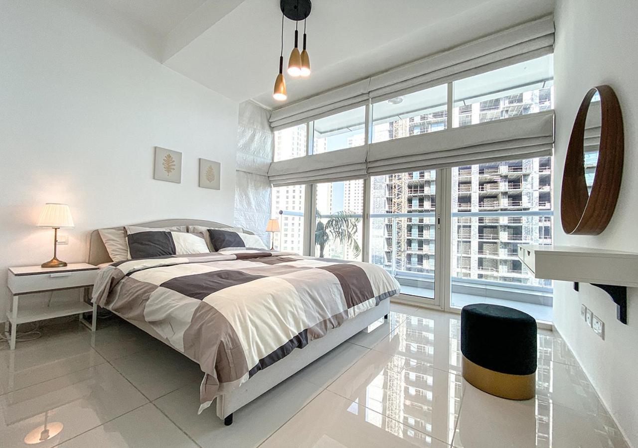 Walk To The Beach Or Enjoy The Amazing View From The Balcony Apartment Dubai Ngoại thất bức ảnh
