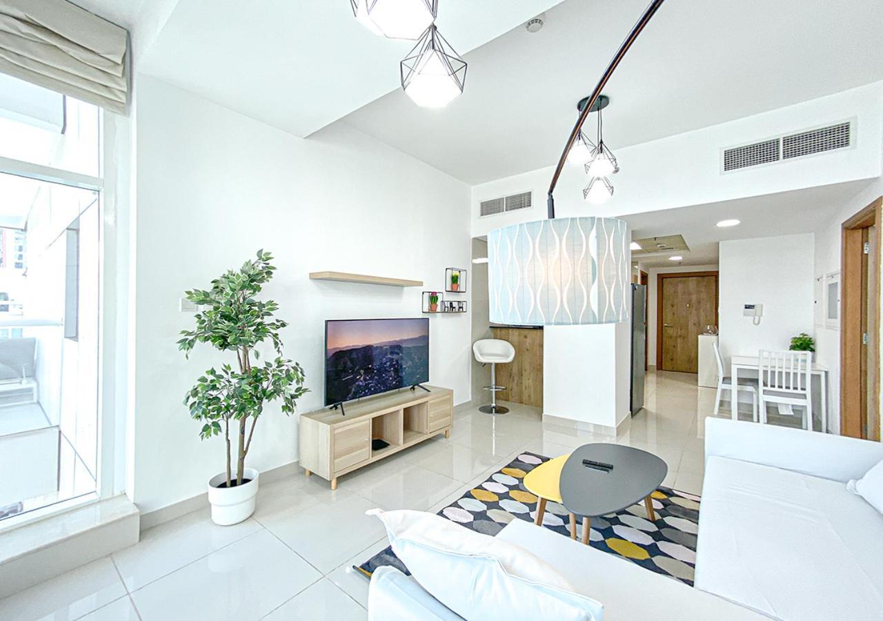 Walk To The Beach Or Enjoy The Amazing View From The Balcony Apartment Dubai Ngoại thất bức ảnh